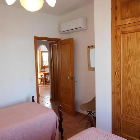 300-meter-bis-zum-strand-caracola-wohnung-mit-garten Апартаменты *
